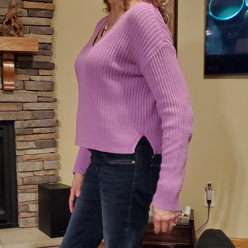 Pink V-Neck Ribbed Sweater - Picture 2 of 4